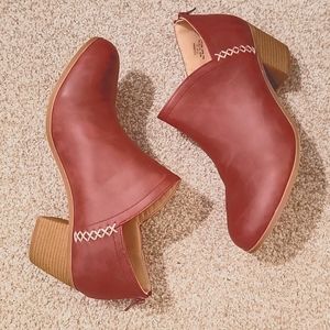 JG Ankle Boots Merlot Size 11